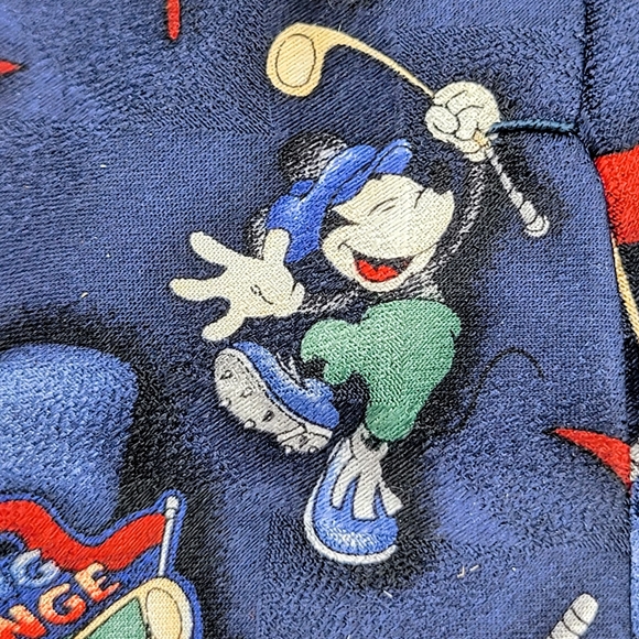 Mickey & Co Men's Necktie Golfing Mickey Mouse Disney Merchandise - Picture 5 of 9
